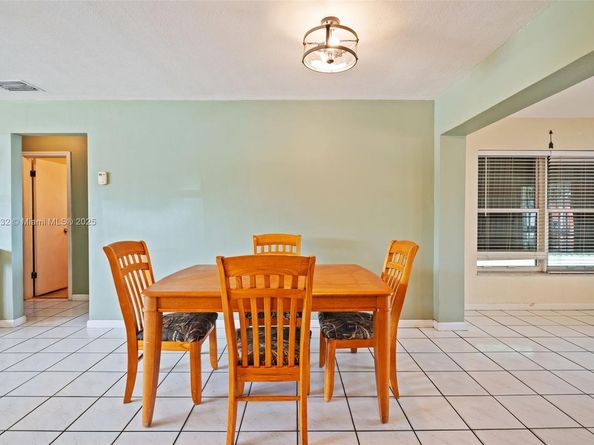 7321 E Mcarthur Pkwy, Hollywood FL 33024