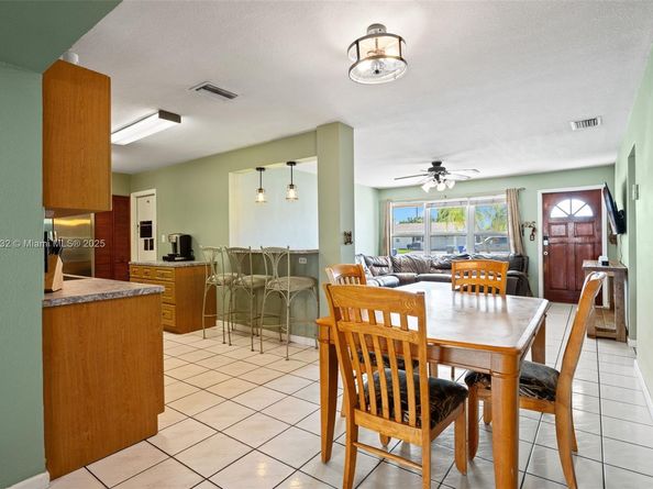 7321 E Mcarthur Pkwy, Hollywood FL 33024