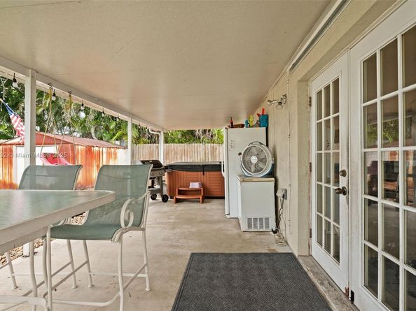 7321 E Mcarthur Pkwy, Hollywood FL 33024