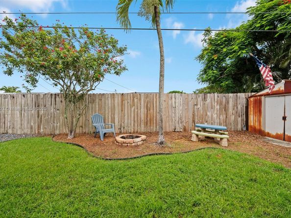7321 E Mcarthur Pkwy, Hollywood FL 33024