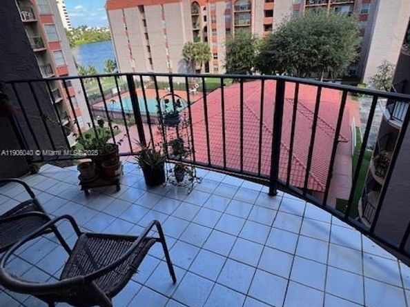 5201 NW 7th St 507, Miami FL 33126