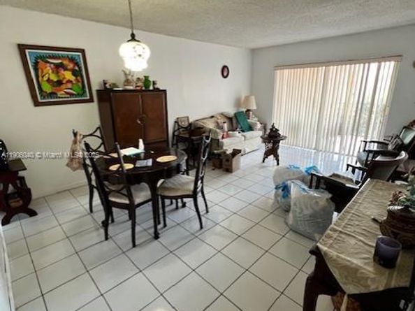 5201 NW 7th St 507, Miami FL 33126