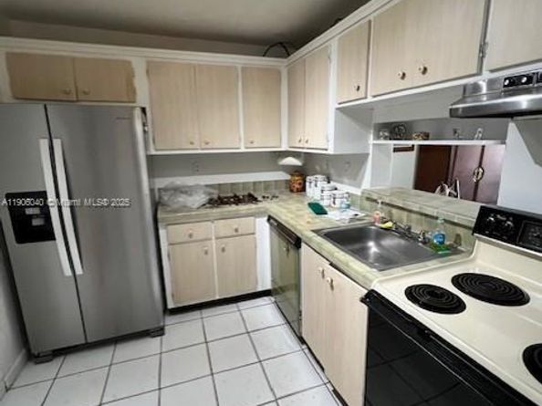 5201 NW 7th St 507, Miami FL 33126