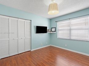 9838 NW 1st Mnr, Coral Springs FL 33071