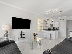 9838 NW 1st Mnr, Coral Springs FL 33071