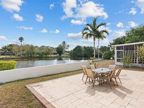 9838 NW 1st Mnr, Coral Springs FL 33071