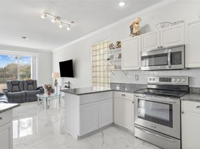 9838 NW 1st Mnr, Coral Springs FL 33071