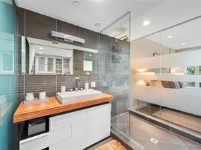 2155 Washington Ct 309, Miami Beach FL 33139