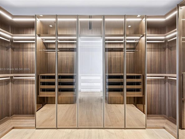 94 S Hibiscus Dr, Miami Beach FL 33139