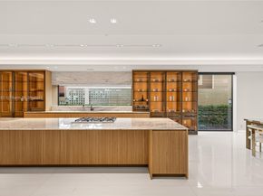 94 S Hibiscus Dr, Miami Beach FL 33139