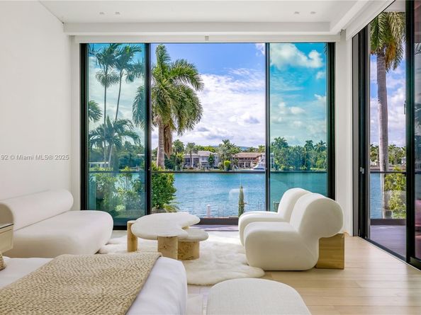 94 S Hibiscus Dr, Miami Beach FL 33139