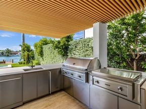 94 S Hibiscus Dr, Miami Beach FL 33139