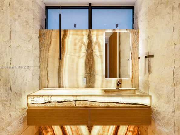 94 S Hibiscus Dr, Miami Beach FL 33139