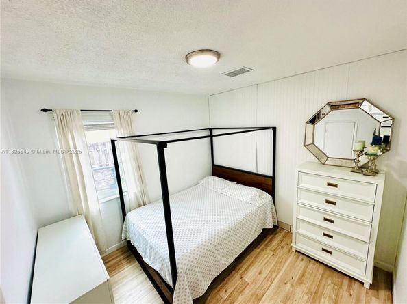 305 SW 24th Ave, Fort Lauderdale FL 33312