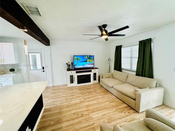 305 SW 24th Ave, Fort Lauderdale FL 33312