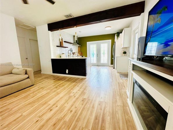 305 SW 24th Ave, Fort Lauderdale FL 33312
