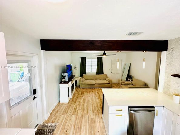 305 SW 24th Ave, Fort Lauderdale FL 33312