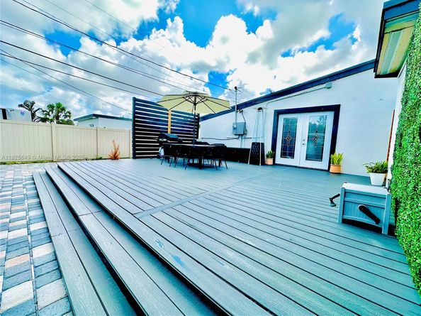 305 SW 24th Ave, Fort Lauderdale FL 33312