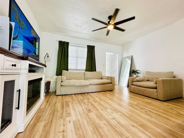 305 SW 24th Ave, Fort Lauderdale FL 33312