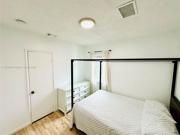 305 SW 24th Ave, Fort Lauderdale FL 33312