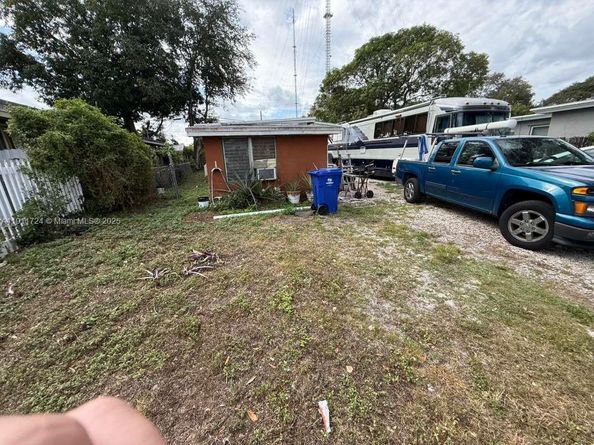 6036 SW 40th Ct, Miramar FL 33023