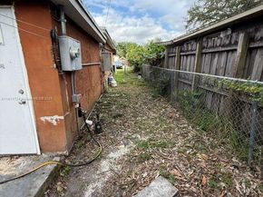 6036 SW 40th Ct, Miramar FL 33023