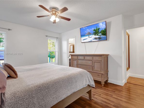 8674 SW 50th St, Cooper City FL 33328