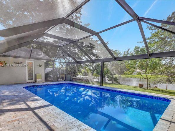 8674 SW 50th St, Cooper City FL 33328