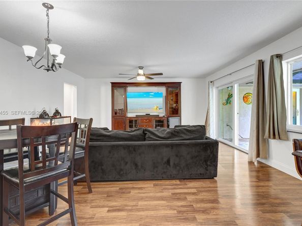 8674 SW 50th St, Cooper City FL 33328