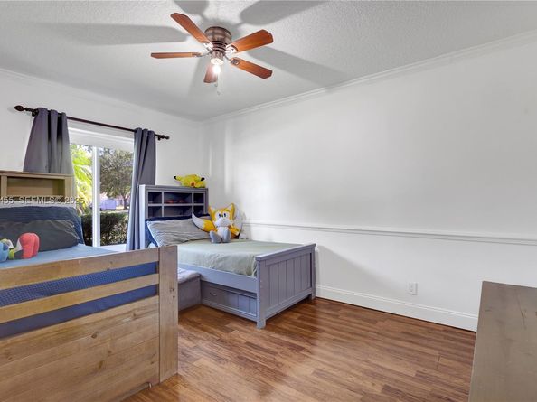 8674 SW 50th St, Cooper City FL 33328