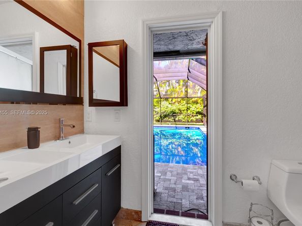 8674 SW 50th St, Cooper City FL 33328