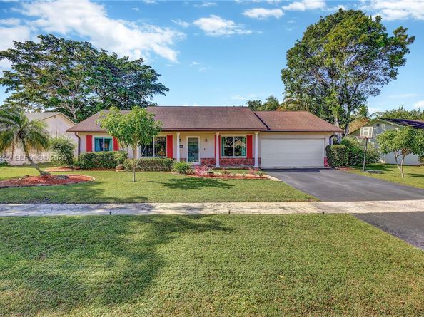 8674 SW 50th St, Cooper City FL 33328