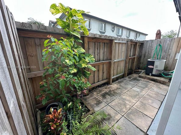 2311 SE 24th Ave 2311, Homestead FL 33035