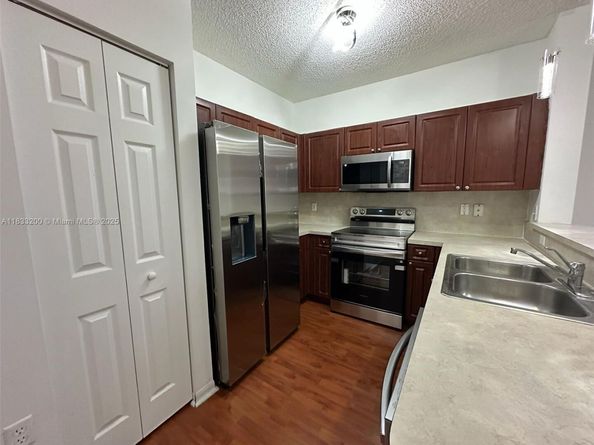 2311 SE 24th Ave 2311, Homestead FL 33035