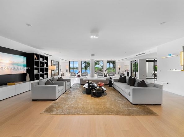7025 Fisher Island Dr 7025, Miami Beach FL 33109