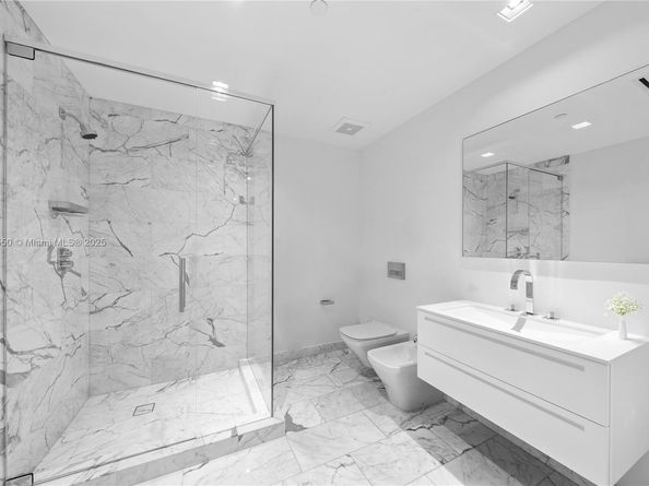 7025 Fisher Island Dr 7025, Miami Beach FL 33109