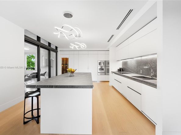 7025 Fisher Island Dr 7025, Miami Beach FL 33109