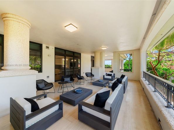 7025 Fisher Island Dr 7025, Miami Beach FL 33109
