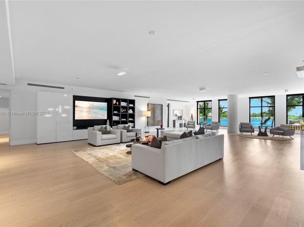 7025 Fisher Island Dr 7025, Miami Beach FL 33109