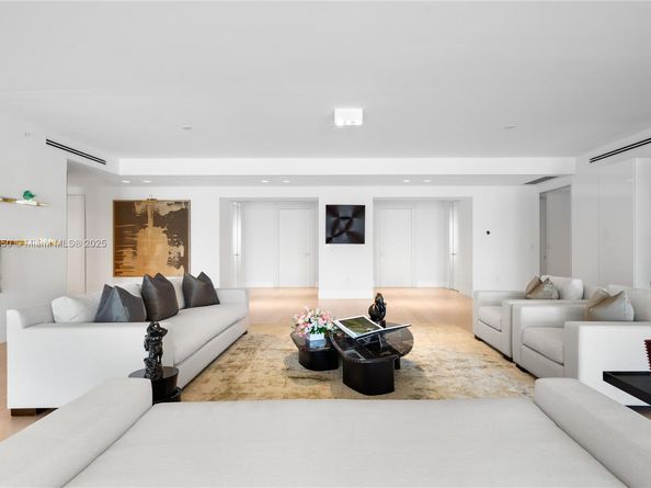 7025 Fisher Island Dr 7025, Miami Beach FL 33109