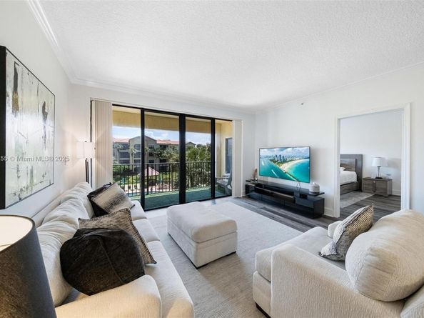 800 Uno Lago Dr 301, Juno Beach FL 33408