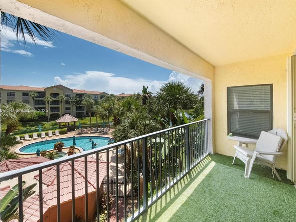 800 Uno Lago Dr 301, Juno Beach FL 33408