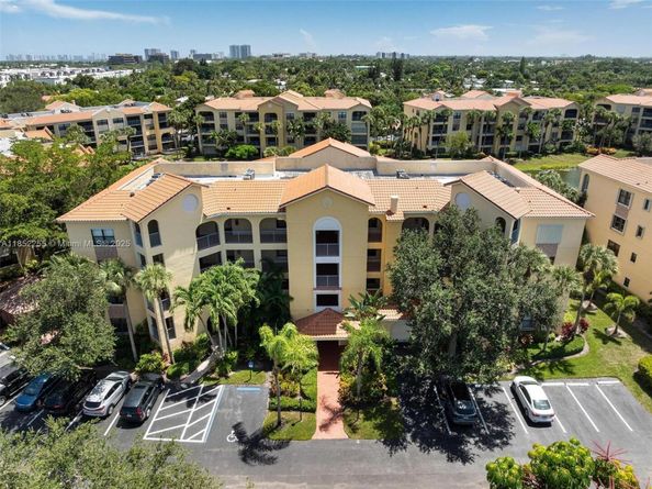 800 Uno Lago Dr 301, Juno Beach FL 33408