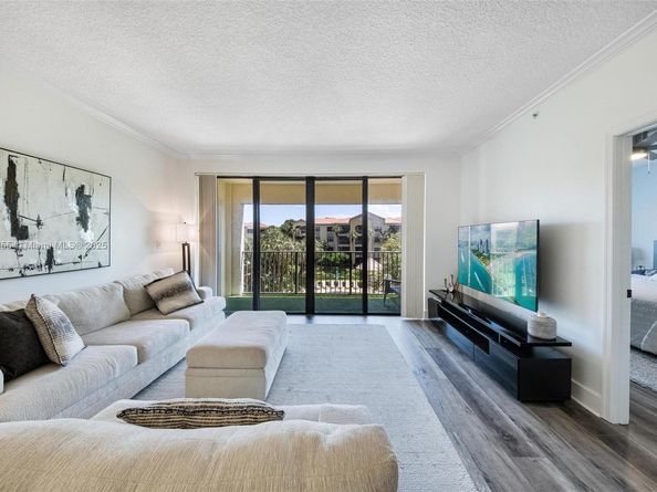 800 Uno Lago Dr 301, Juno Beach FL 33408