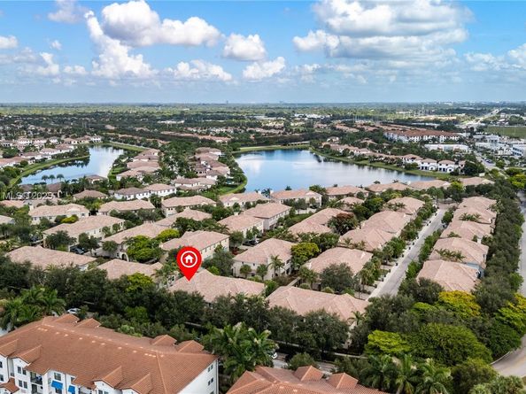 8154 Cascada Isles Dr, Cooper City FL 33024