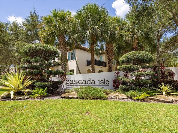 8154 Cascada Isles Dr, Cooper City FL 33024