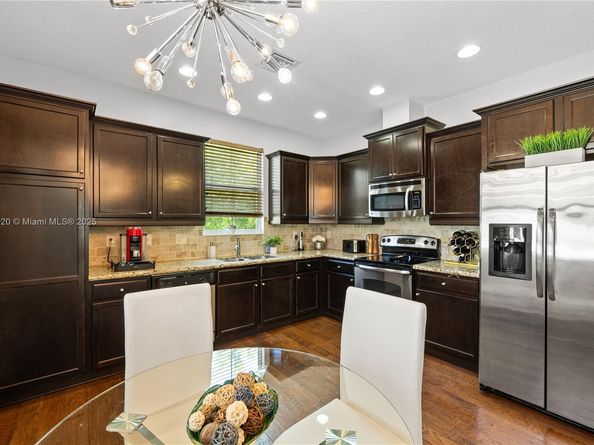 8154 Cascada Isles Dr, Cooper City FL 33024