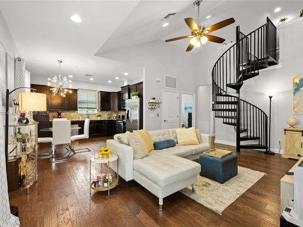 8154 Cascada Isles Dr, Cooper City FL 33024