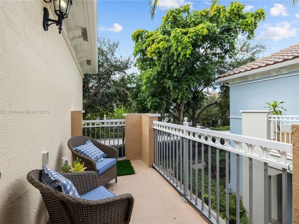 8154 Cascada Isles Dr, Cooper City FL 33024