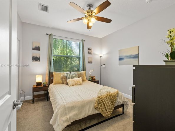 8154 Cascada Isles Dr, Cooper City FL 33024